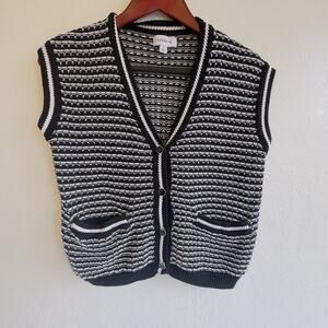 Evereve Black & White Striped Knit Sweater Vest – Size Small Enamel Buttons Prep